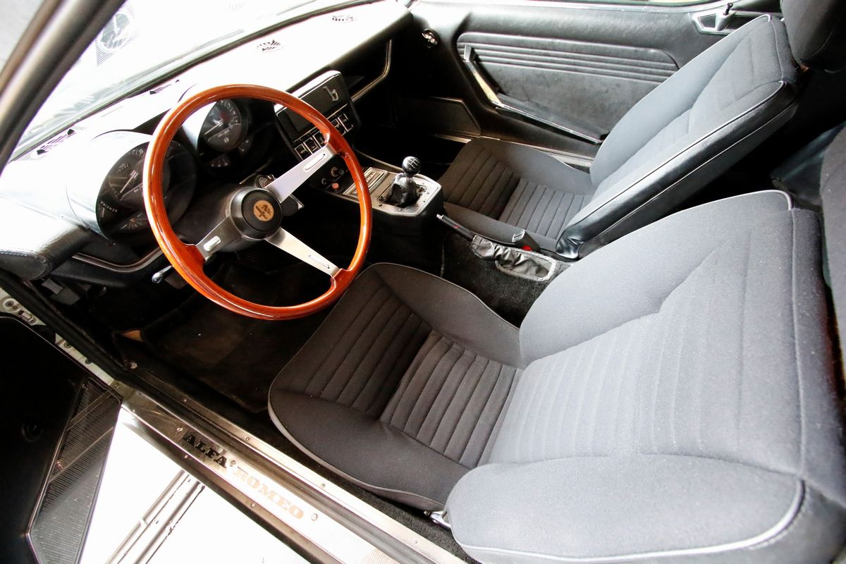 Alfa Romeo - Montreal (bertone)
