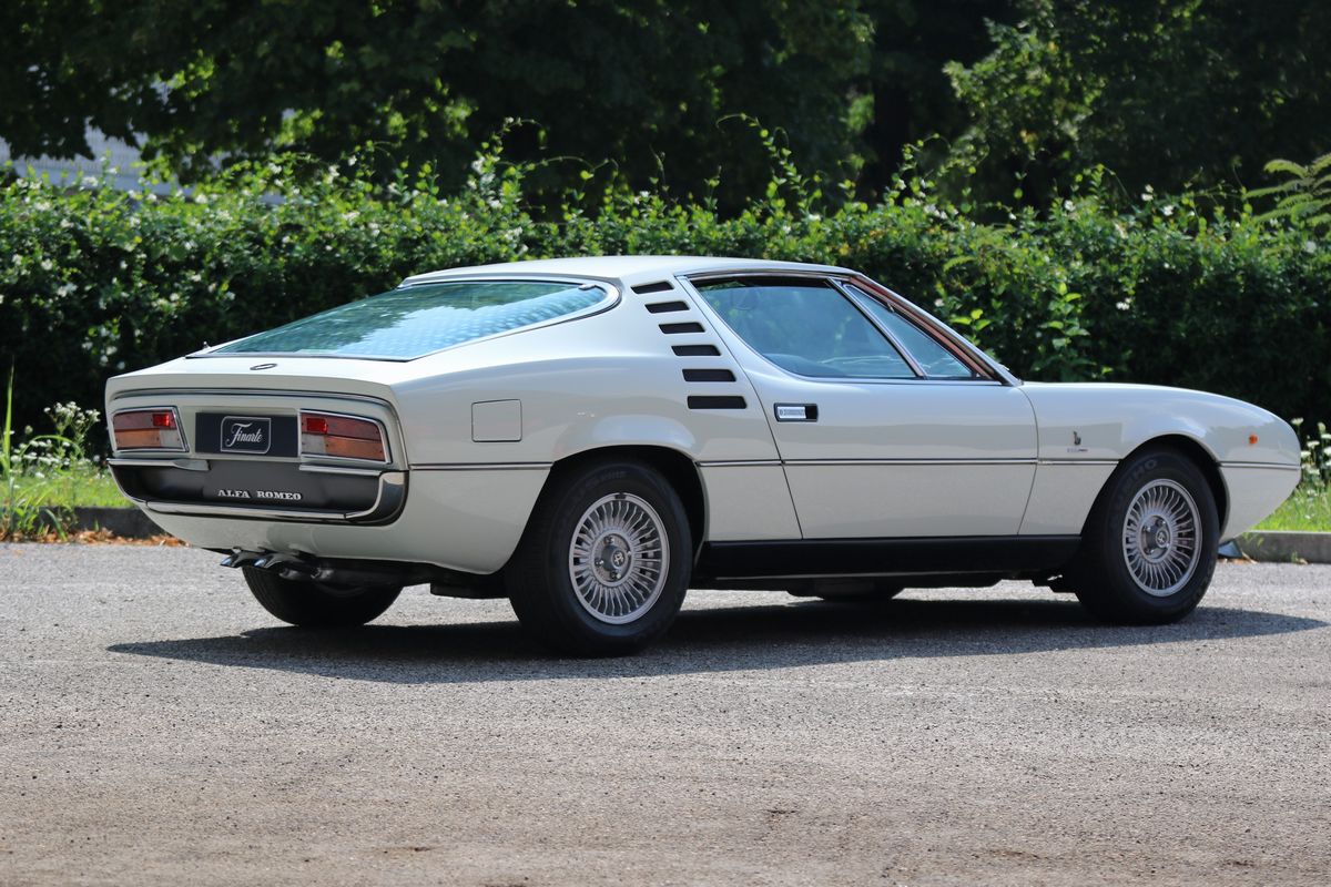 Alfa Romeo - Montreal (bertone)