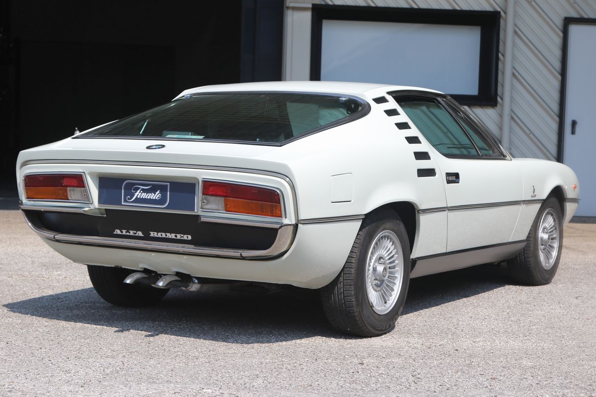 Alfa Romeo - Montreal (bertone)