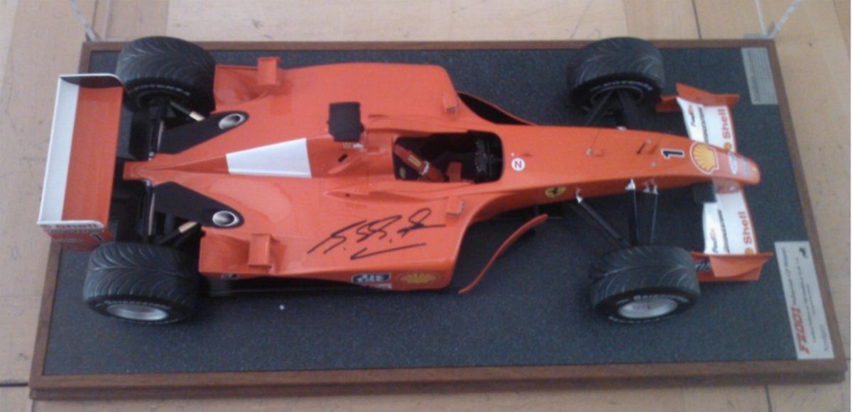 Ferrari - F2001 winner of GP Malaysia 2001 scale modeli 1:8 Signed