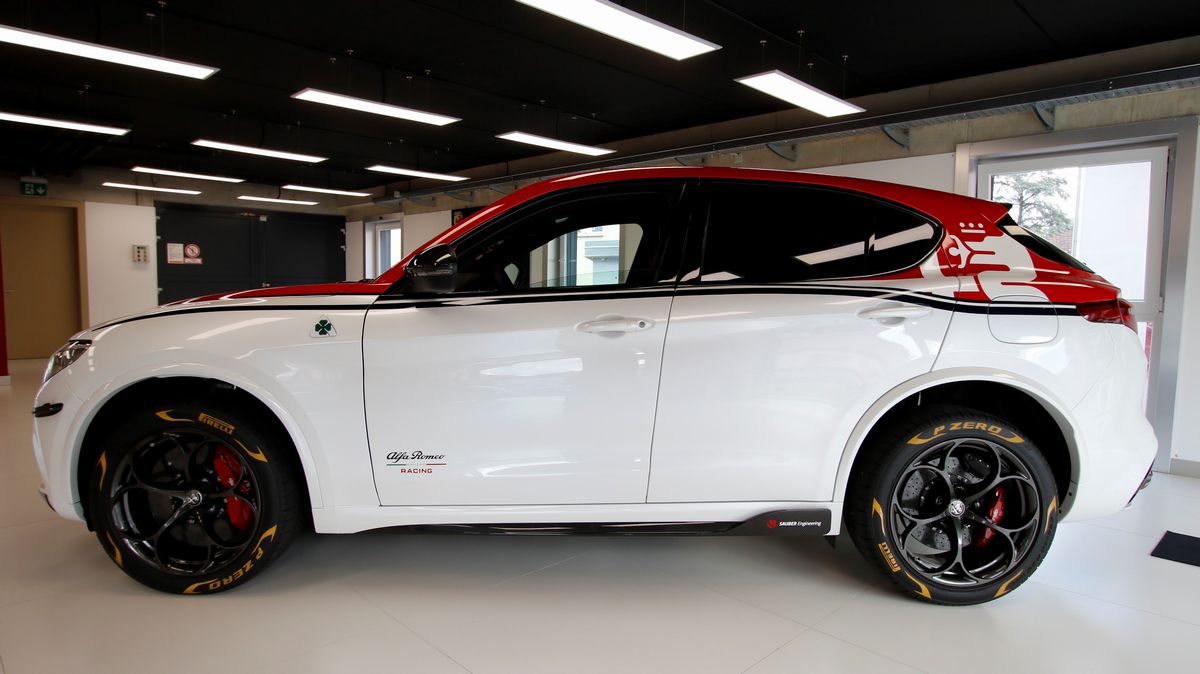 Alfa Romeo - Stelvio Q Racing