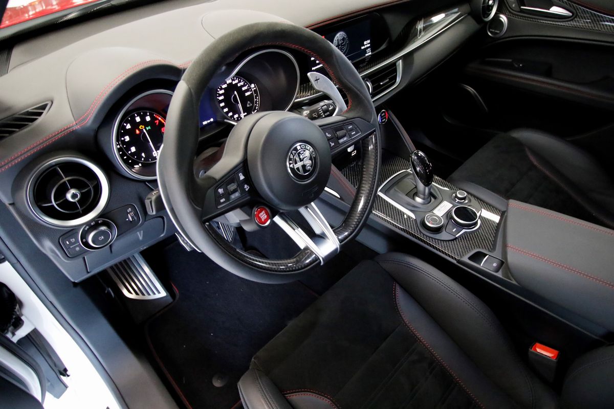 Alfa Romeo - Stelvio Q Racing
