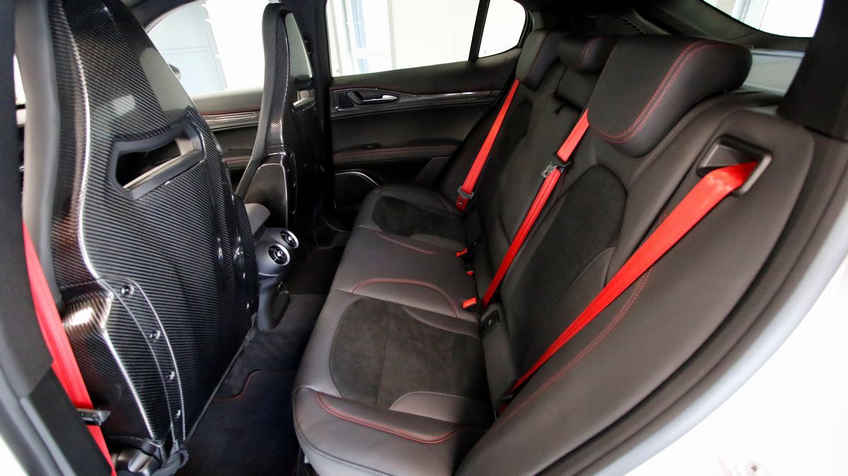 Alfa Romeo - Stelvio Q Racing