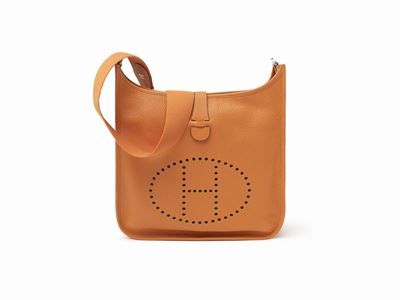 Borsa Evelyne, 33 cm in pelle taurillon clemence arancione
