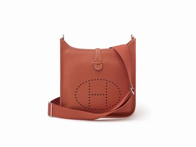 Borsa Evelyne Poche, pelle taurillon clemence, 29 cm, 2012