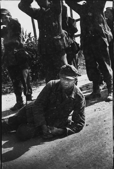 Nazi Surrender, stampa successiva alla gelatina ai sali d'argento
