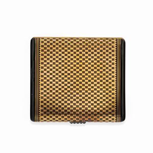 A 18K yellow gold and sapphire cigarette case (defects)