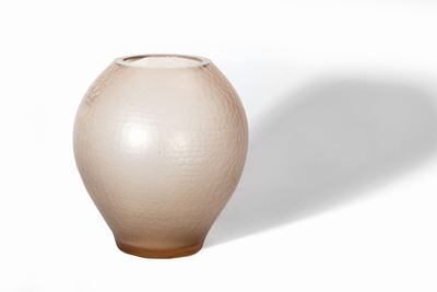 Venini, Vaso battuto in vetro ambrato, Murano Ars