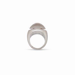 A 18K white gold ring, Bulgari