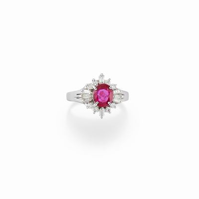 Anello con Rubino e Diamanti