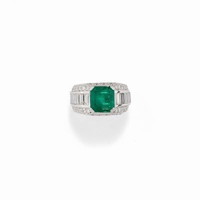 Anello con Smeraldo e Diamanti