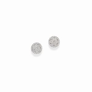  - A 18K white gold and diamond earrings