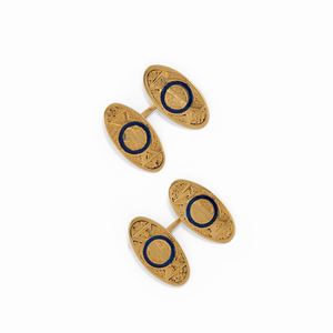 A 18K yellow gold and enamle cufflinks