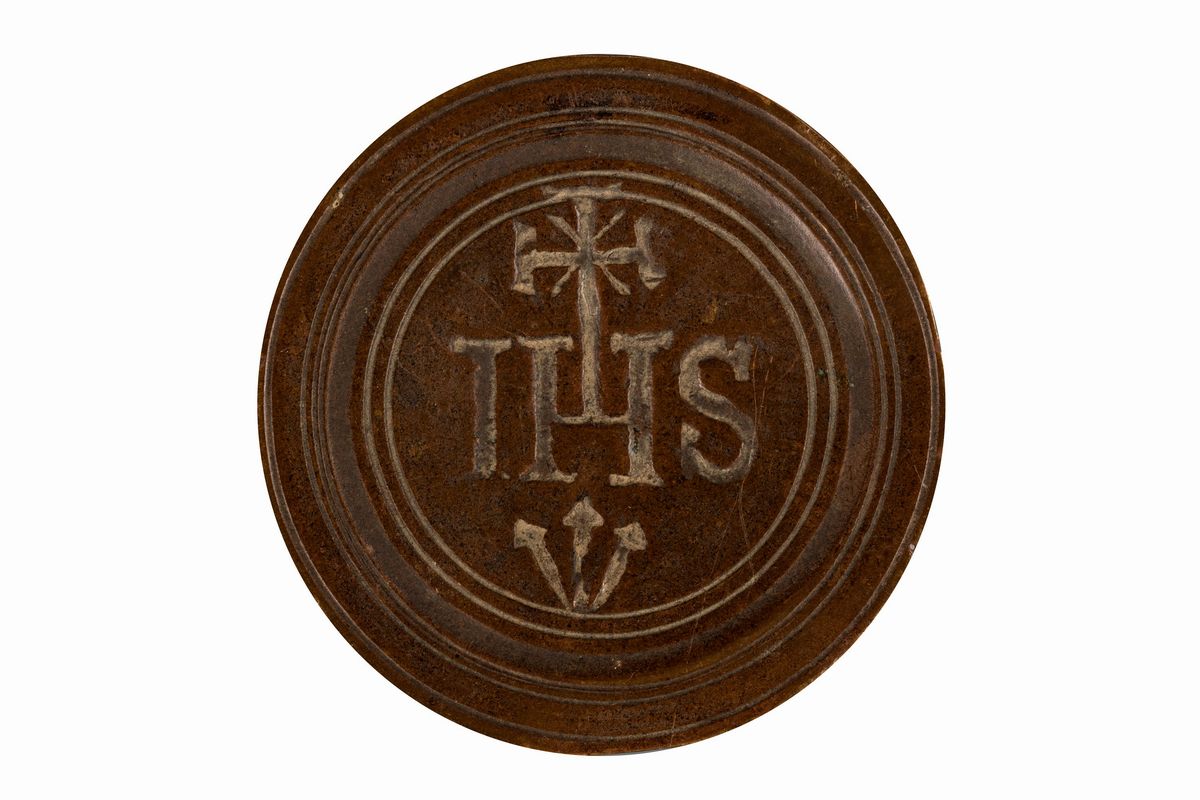 Clessidra da viaggio in bronzo, secolo XVIII con monogramma IHS