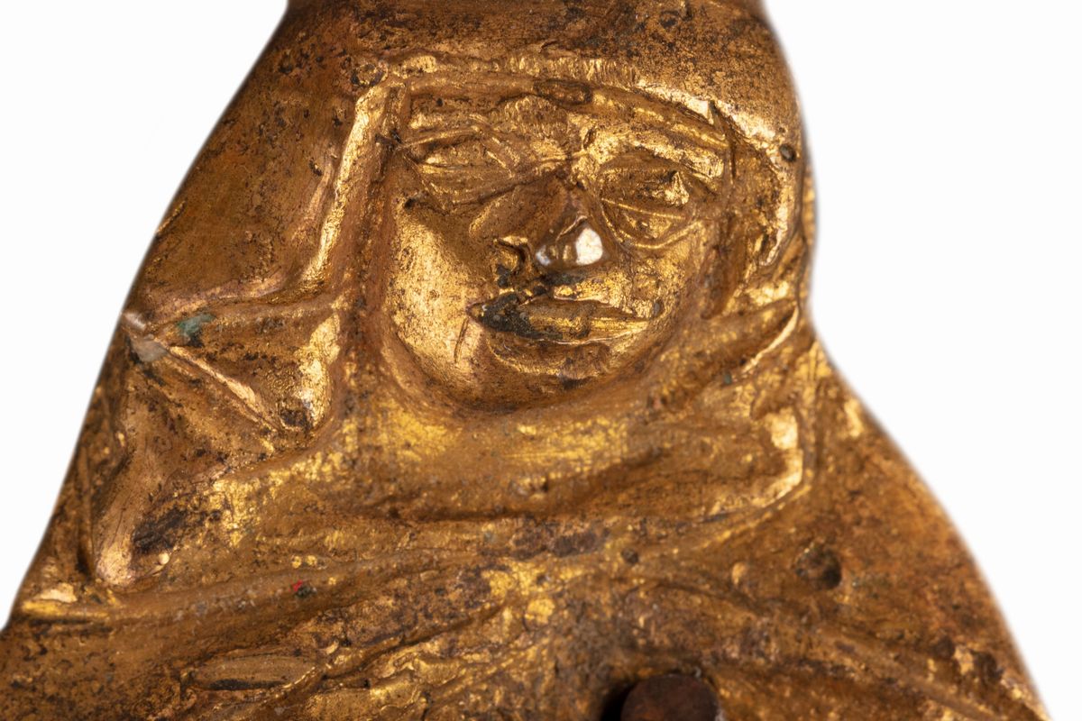Lotto Composto da Tre Antichi Piccoli Oggetti in Bronzo, di Cui Due Dorati