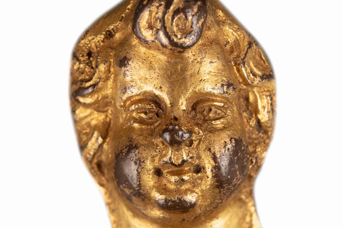 Lotto Composto da Tre Antichi Piccoli Oggetti in Bronzo, di Cui Due Dorati