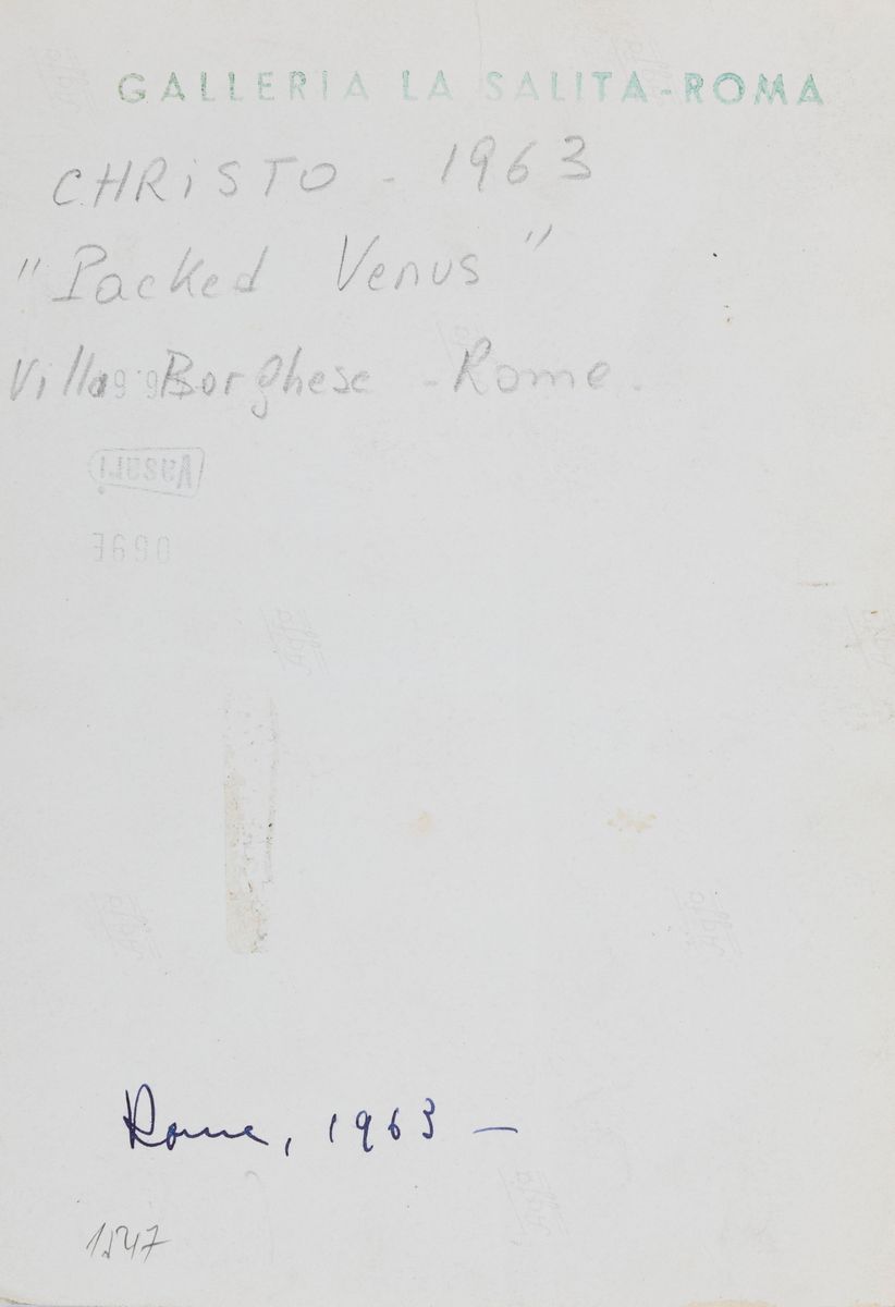 Christo (rif.) - Christo, Packed Venus, Villa Borghese, Roma 1963