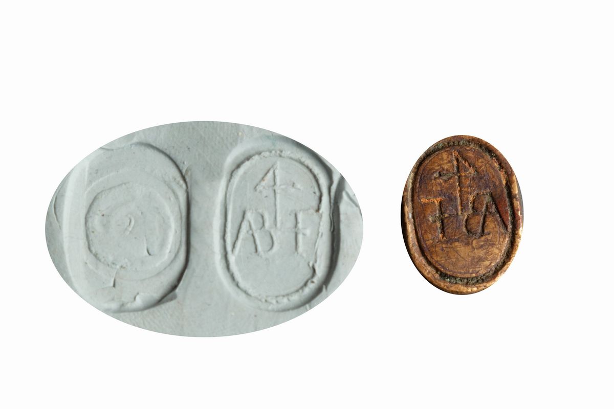 Lotto Composto da Cinque Sigilli, di Cui Due in Bronzo, uno in Ferro e Due in Argento, Privi di M...