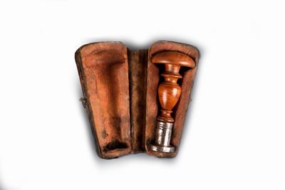 Sigillo in ferro con manico in legno tornito, stemma cardinalizio, astuccio originale, secolo XVI...