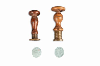 Sigilli in bronzo con manico in legno tornito e stemmi nobiliari, secoli XVIII - XIX