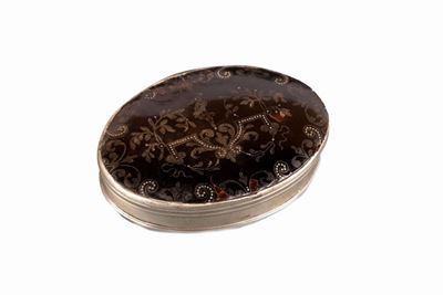 Scatolina intarsiata in argento e corno, fine XVIII secolo - inizio XIX secolo