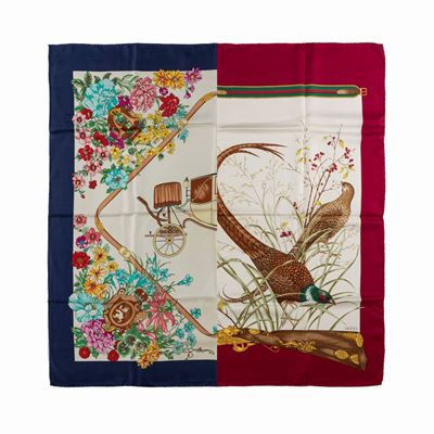 Lotto di due foulard in seta con diverse fantasie e colori