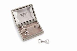 Silver clamp-shaped cufflinks
