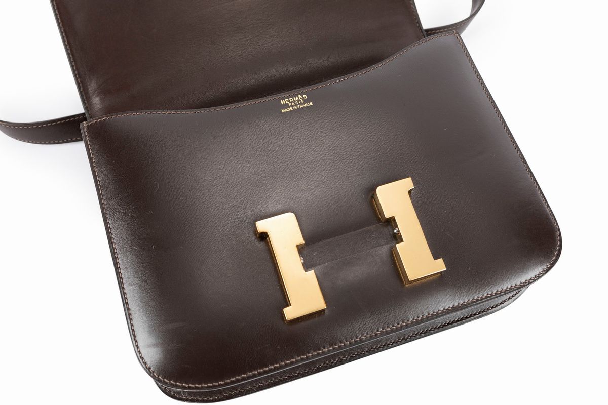 Hermès - Borsa Constance, pelle marrone scuro con tracolla regolabile, 1985