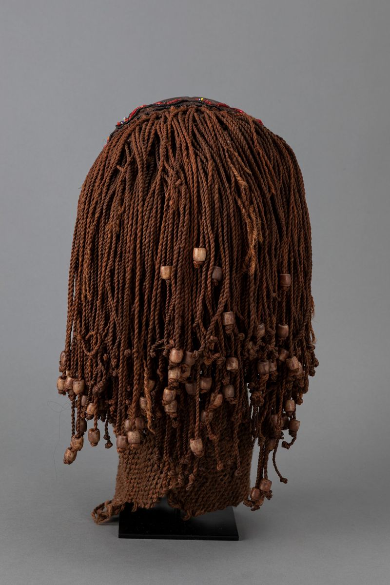 Chokwe, Maschera di danza Pwo, legno duro