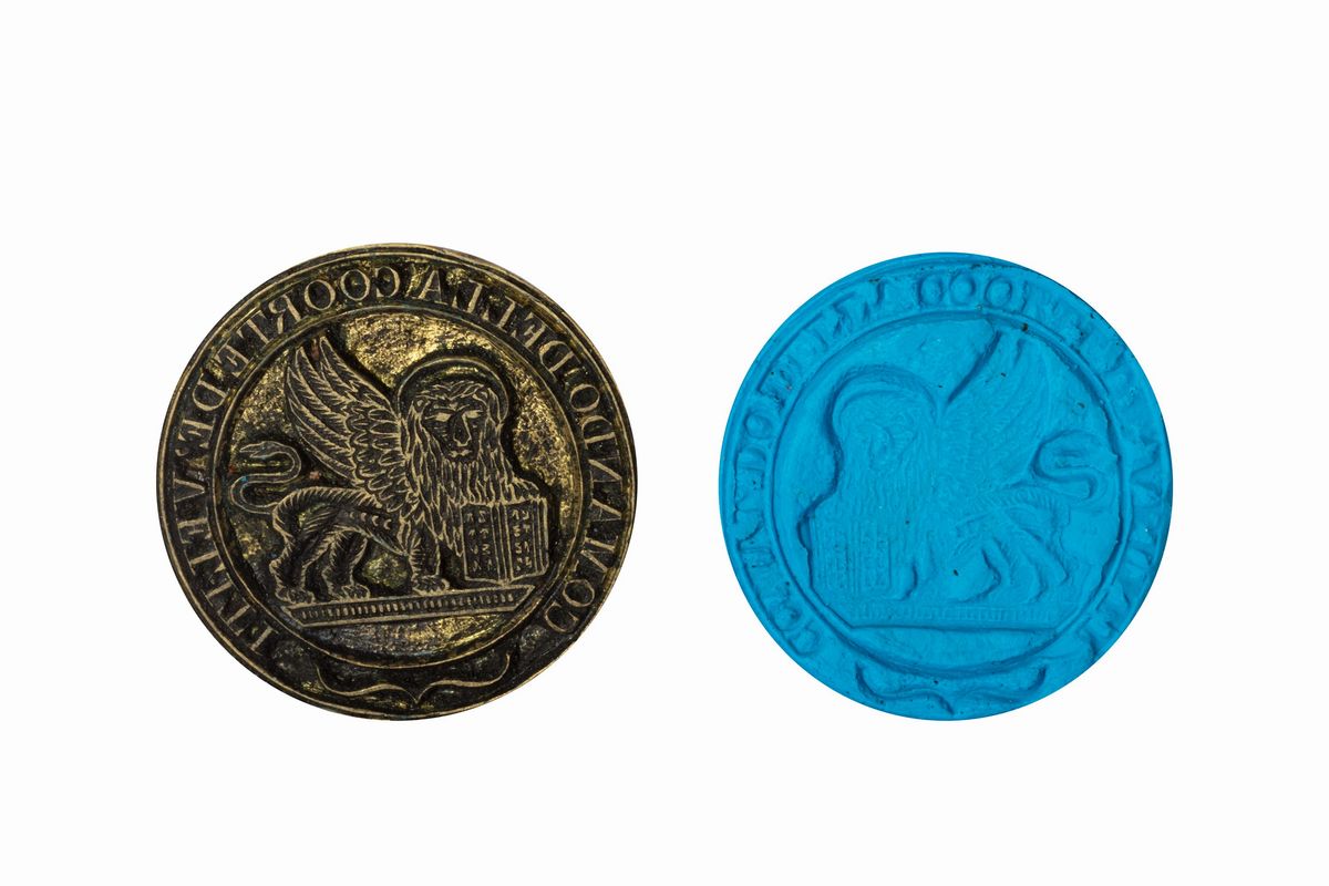 Lotto Composto da Tre Sigilli in Bronzo, con Manici in Legno Tornito, Secolo XIX