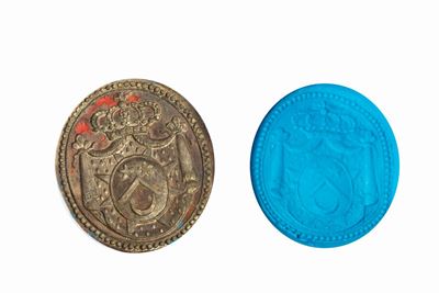 Sigillo in argento con manico in corno tornito, secoli XVIII-XIX, con astuccio originale e stemma...