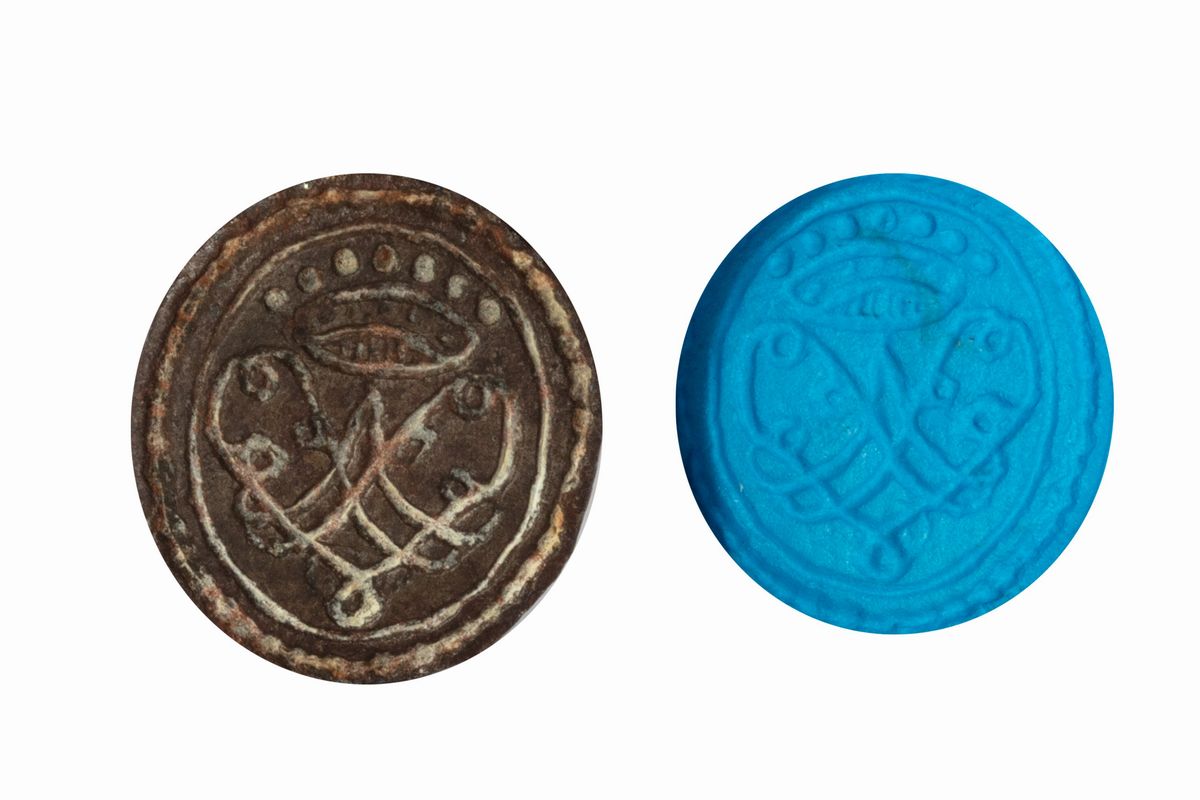 Sigilli nobiliari, set di tre: due in ferro e uno in bronzo, secoli XVII-XVIII