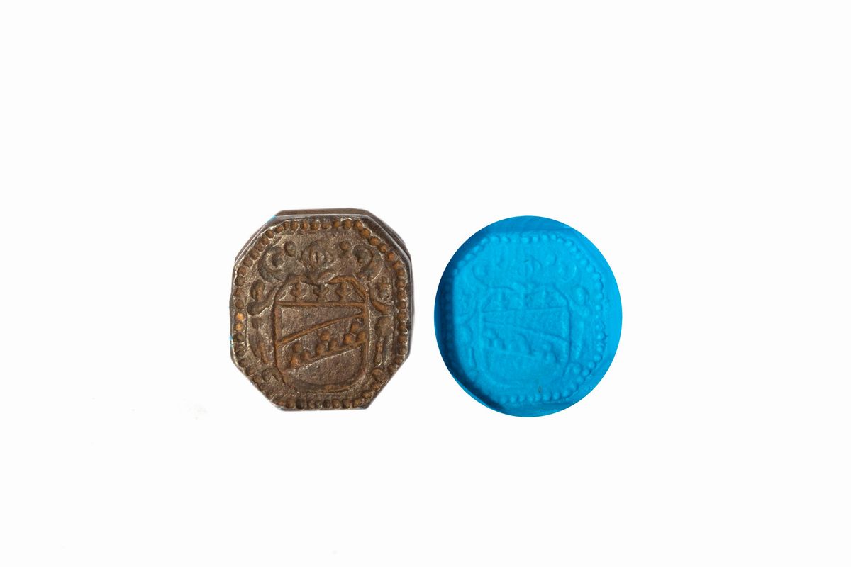 Sigilli nobiliari, set di tre: due in ferro e uno in bronzo, secoli XVII-XVIII