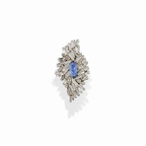  - Anello con zaffiro e diamanti