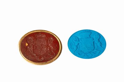 Importante Anello in Oro con Corniola Finemente Incisa con Stemma Nobiliare, Secolo XIX