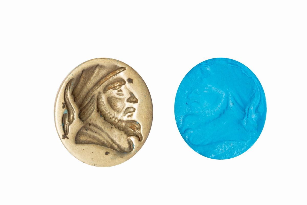 Lotto Composto da Tre Sigilli in Bronzo a Pendente, di Cui Due Multipli, con Stemmi Nobiliari, Se...