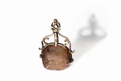 Sigillo multiplo a pendente, argento e topazio fumé, secoli XVIII - XIX