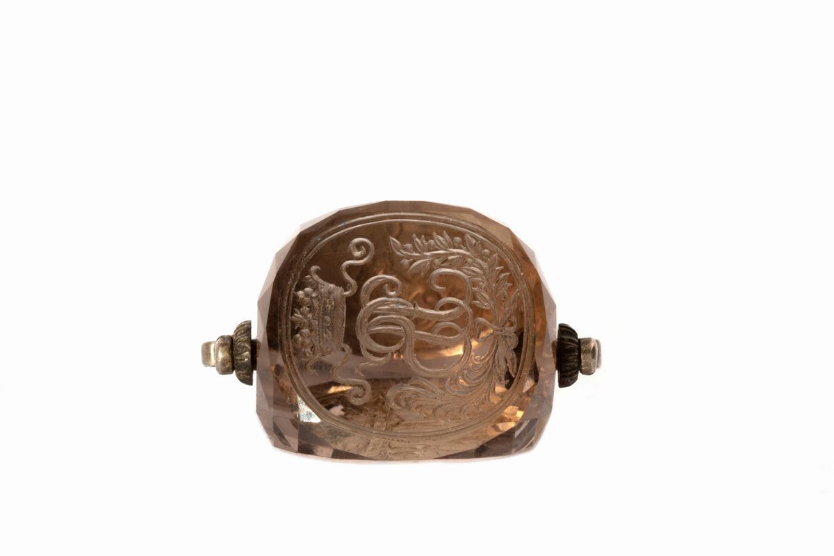 Sigillo multiplo a pendente, argento e topazio fumé, secoli XVIII - XIX