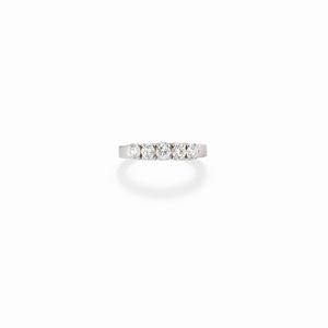  - Anello con diamanti