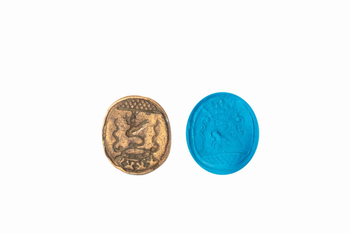 Cinque sigilli a pendente in bronzo con stemmi nobiliari, secolo XVIII