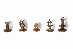 Lot consisting of five seals, three of which are pendant, in bronze, with noble coats of arms, 18th century