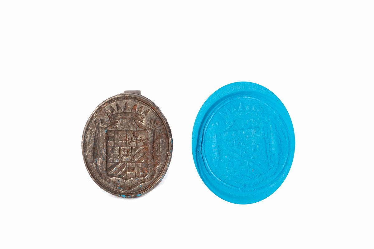 Lotto Composto da Quattro Sigilli a Pendente, di Cui uno in Ferro e gli Altri in Bronzo, con Stem...