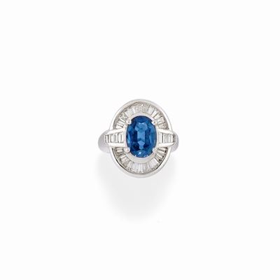 Anello con Zaffiro e Diamanti