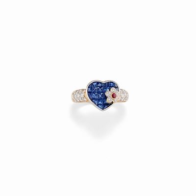 Anello con Zaffiri, Rubino e Diamanti