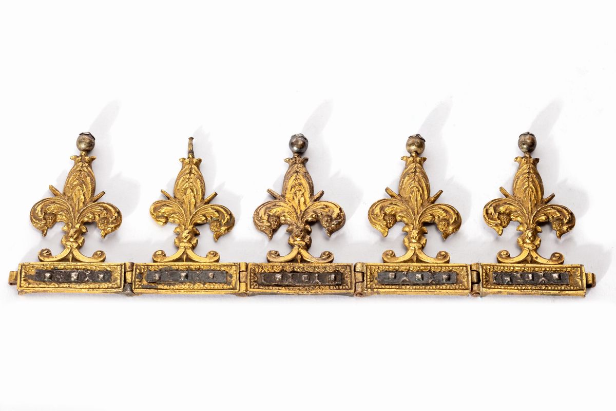 Corona in Argento e Bronzo Dorato, con Gigli (non Completa), Secolo XV