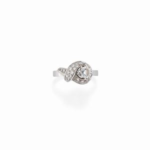 A 18K white gold and diamond ring