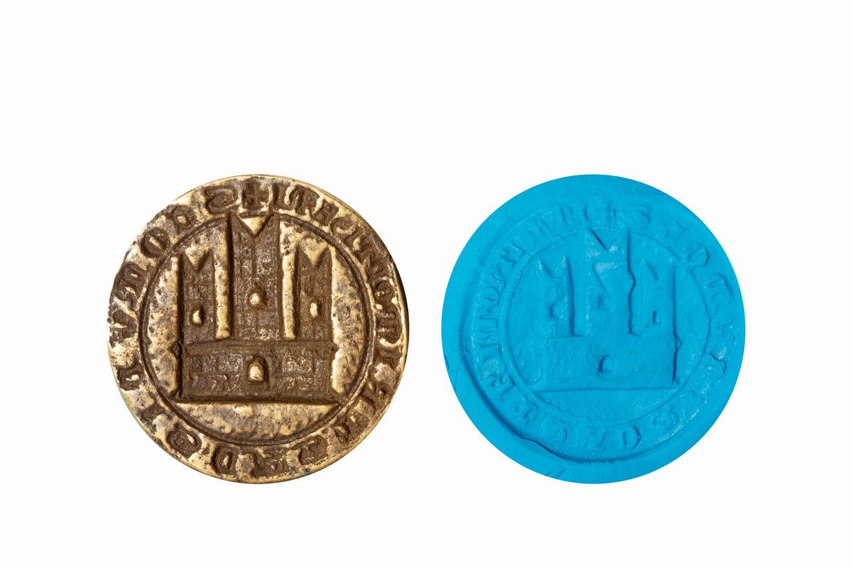 Sigillo circolare in bronzo con stemma di castello a tre torri, secoli XIII - XIV