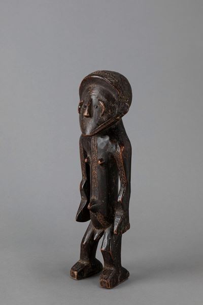 Ngbandi, Scultura maschile in legno, h 40 cm, Congo Kinshasa