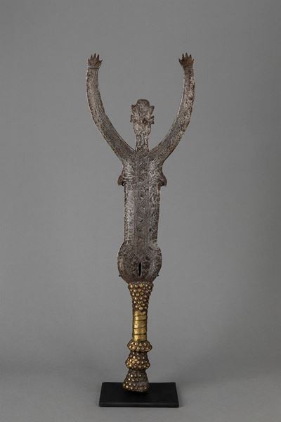 KUNDU, Coltello da parata, Congo Kinshasa, h 60,5 cm