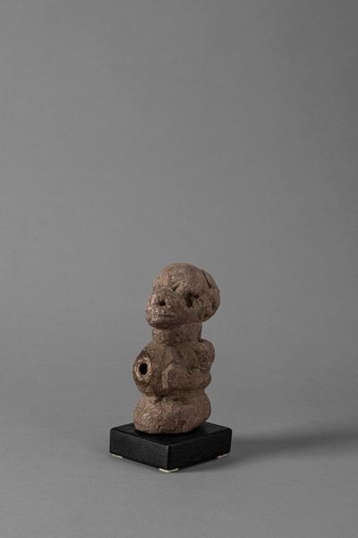 SHERBRO, Figura in steatite di un personaggio maschile Nomoli, h 12 cm
